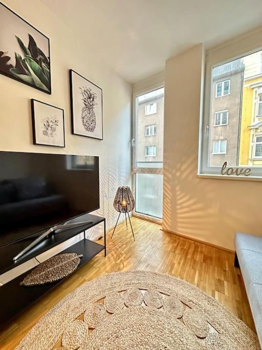 3-Room Vienna Centrale Suite Kültér fotó